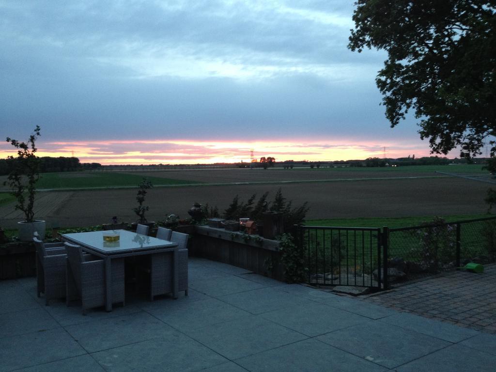 B&B Op De Brabantse Wal Halsteren Exterior photo